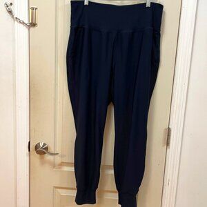 Old Navy Women's XL 77% Polyester/23% Spandex Powersoft Jogger. Dark Blue